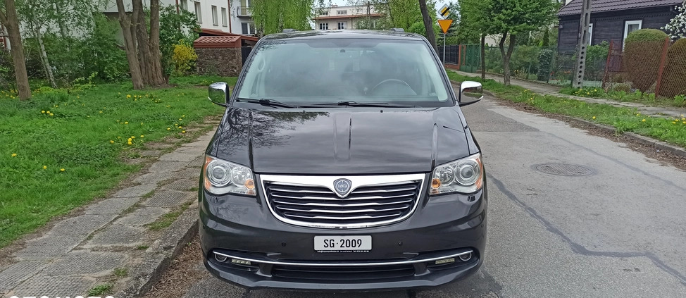 Lancia Voyager cena 45900 przebieg: 199000, rok produkcji 2013 z Radom małe 326